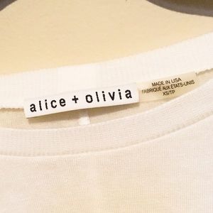 Alice & Olivia Ivory crop top knit tee ça